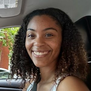 Meet your Posher, Damara